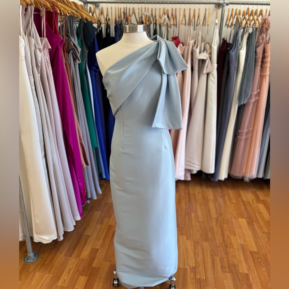 NEW Sachin & Babi Bonnie Gown in Ash Blue, size 6 - Picture 2 of 2